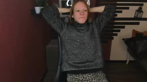 Chloe online show from 11/28/25, 01:36