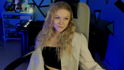 ChloeWight online show from 04/07/26, 11:21