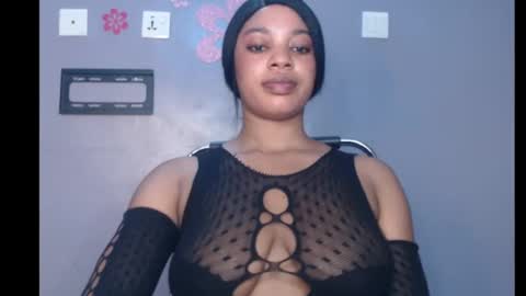 Snapshot of choco_chocox chatting on 02/11/25, 01:51 ESTHER online show from 02/11/25, 01:51