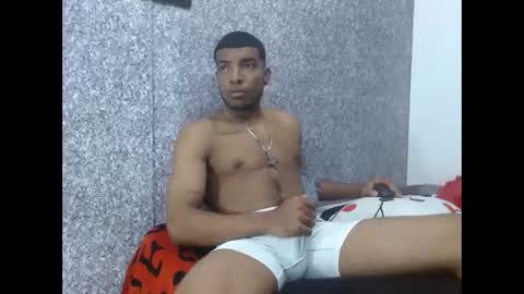 Snapshot of choco_hornyx18 chatting on 09/29/25, 04:28 Choco online show from 09/29/25, 04:28