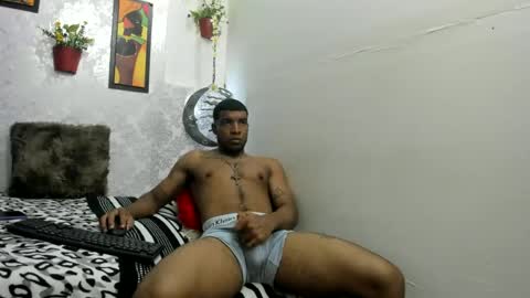 Snapshot of choco_hornyx18 chatting on 10/20/25, 04:13 Choco online show from 10/20/25, 04:13