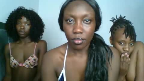 chocobear22 online show from 10/22/25, 06:29