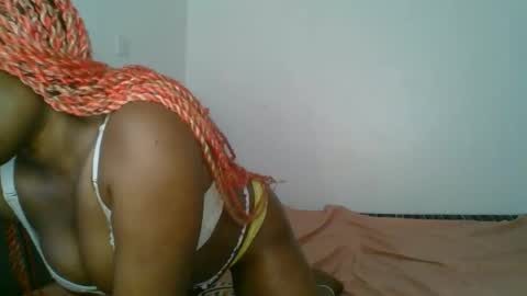 chocobear22 online show from 10/28/25, 06:17