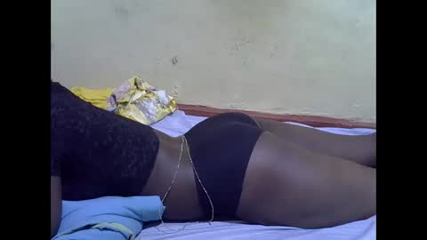 Snapshot of chocolate_baby3 chatting on 12/19/25, 07:21 chocolate_baby3 online show from 12/19/25, 07:21