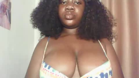 Snapshot of chocolateassgirl61 chatting on 09/26/25, 11:47 chocolateassgirl61 online show from 09/26/25, 11:47