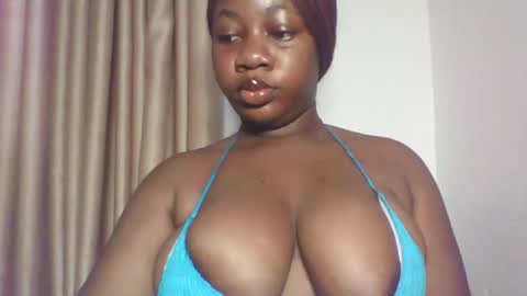 chocolateassgirl61 online show from 11/05/25, 06:57