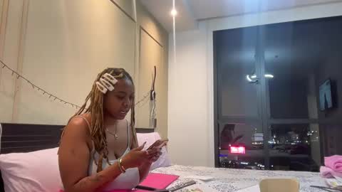 Snapshot of chocolatecakequeen chatting on 01/16/25, 01:58 ChocolateCakeQueen online show from 01/16/25, 01:58