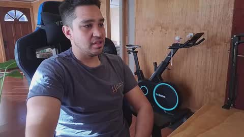 Snapshot of chocomate chatting on 10/28/25, 12:30 chocomate online show from 10/28/25, 12:30