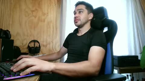 Snapshot of chocomate chatting on 10/30/25, 01:12 chocomate online show from 10/30/25, 01:12