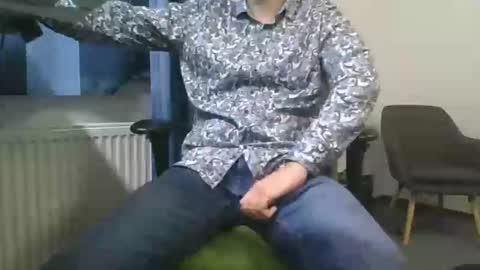 Snapshot of chr432is chatting on 10/24/25, 11:50 chr432is online show from 10/24/25, 11:50