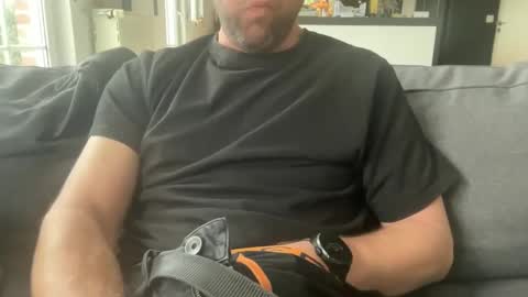 Snapshot of chris13abcd chatting on 03/11/25, 02:29 chris13abcd online show from 03/11/25, 02:29