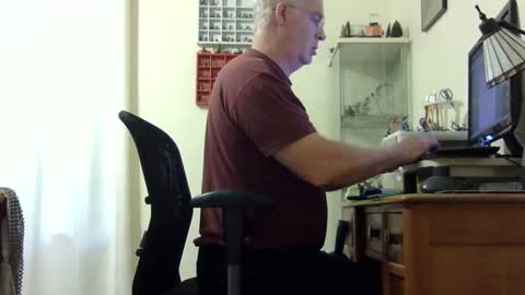 chris2002b online show from 09/21/25, 01:40