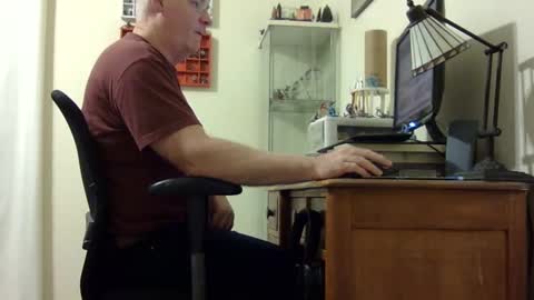 chris2002b online show from 09/24/25, 04:16