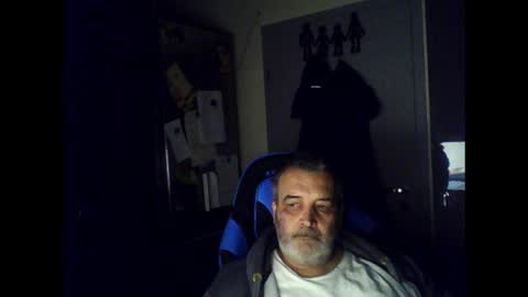 Snapshot of chris250268 chatting on 05/22/26, 02:08 Chris online show from 05/22/26, 02:08