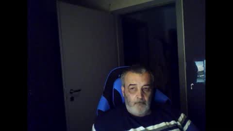 Snapshot of chris250268 chatting on 06/21/26, 12:35 Chris online show from 06/21/26, 12:35