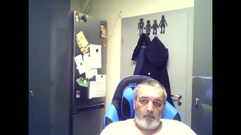 Snapshot of chris250268 chatting on 06/27/26, 08:08 Chris online show from 06/27/26, 08:08