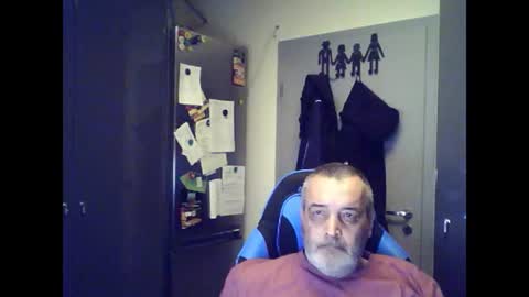 Snapshot of chris250268 chatting on 07/12/26, 01:07 Chris online show from 07/12/26, 01:07