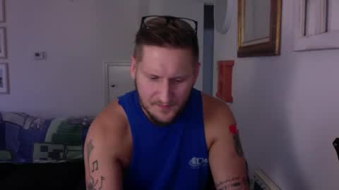 Christopher the Blue-Eye Guy online show from 10/02/25, 04:03