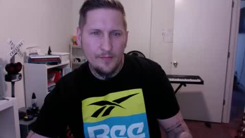 Christopher the Blue-Eye Guy online show from 04/27/26, 02:59