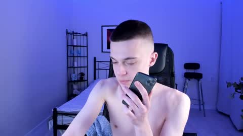   Chris Brown  online show from 02/06/25, 02:37