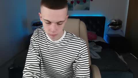   Chris Brown  online show from 02/19/25, 12:22