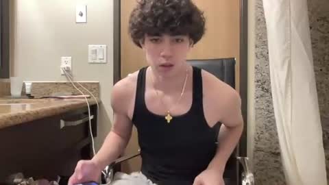 chris_baker1 online show from 03/17/26, 04:50