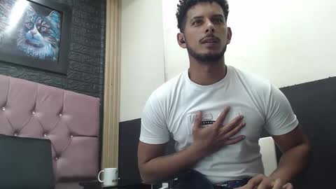 Snapshot of chris_dick2 chatting on 10/23/25, 04:34 chris_dick2 online show from 10/23/25, 04:34