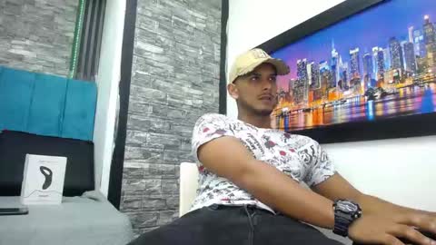 chris_dick2 online show from 02/04/26, 05:57