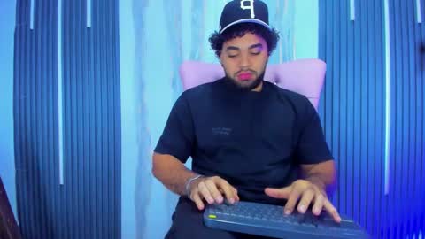 Snapshot of chris_evans00 chatting on 02/25/26, 12:26 chris_evans00 online show from 02/25/26, 12:26