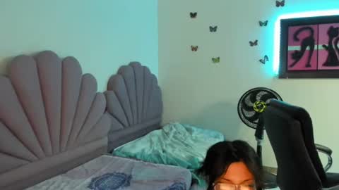 Snapshot of chris_gil785 chatting on 01/07/25, 10:30 Christal Gil online show from 01/07/25, 10:30