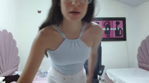 Snapshot of chris_gil785 chatting on 03/07/25, 01:42 Christal Gil online show from 03/07/25, 01:42