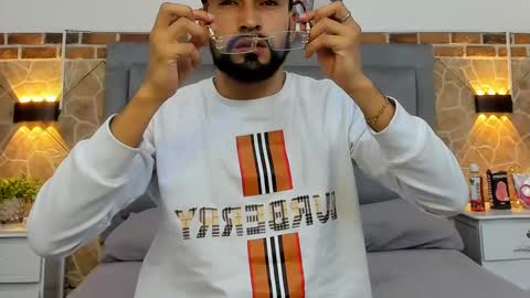 chris_kizz online show from 12/19/24, 03:29