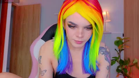 juli   Instagram july rv17 - Twitter juli rv17     online show from 03/07/26, 12:35