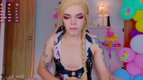 juli   Instagram july rv17 - Twitter juli rv17     online show from 04/11/26, 12:31