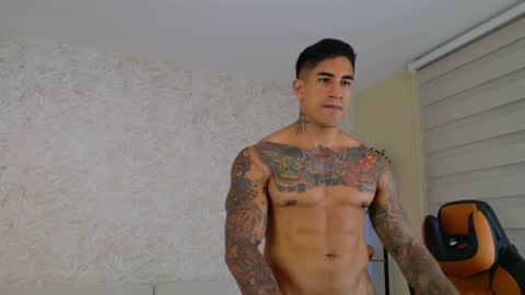 Snapshot of chris_reilly chatting on 12/21/24, 10:30 chris reilly online show from 12/21/24, 10:30