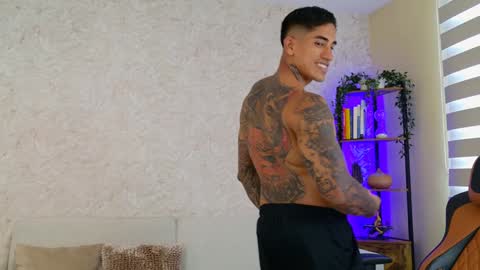 Snapshot of chris_reilly chatting on 01/20/25, 07:46 chris reilly online show from 01/20/25, 07:46