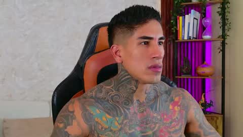 Snapshot of chris_reilly chatting on 11/23/25, 02:50 chris reilly online show from 11/23/25, 02:50