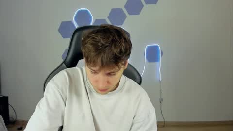 Chris Tyson online show from 12/03/24, 06:49