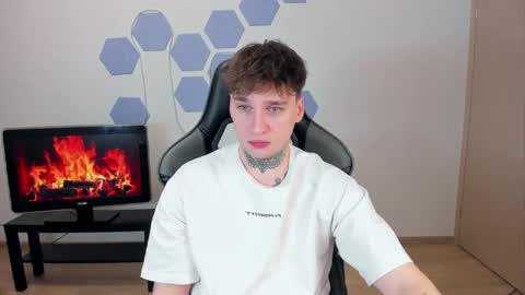 Chris Tyson online show from 01/04/25, 05:37