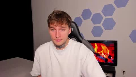 Chris Tyson online show from 10/13/25, 04:18