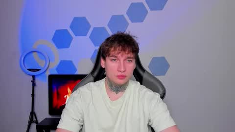 Chris Tyson online show from 10/31/25, 01:17