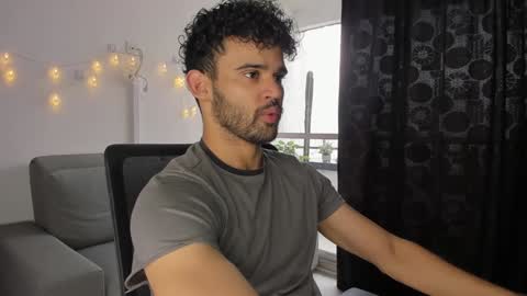 Im Chirs IM MODEL INDEPENDT online show from 01/24/25, 07:28