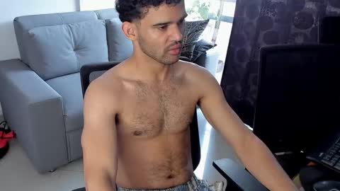 Im Chirs IM MODEL INDEPENDT online show from 02/18/25, 03:10