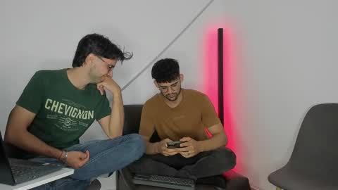 Im Chirs IM MODEL INDEPENDT online show from 10/13/25, 02:33