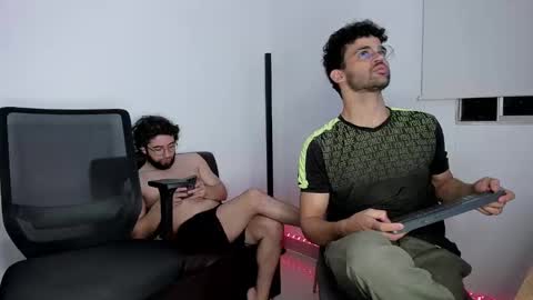 Im Chirs IM MODEL INDEPENDT online show from 10/26/25, 02:50