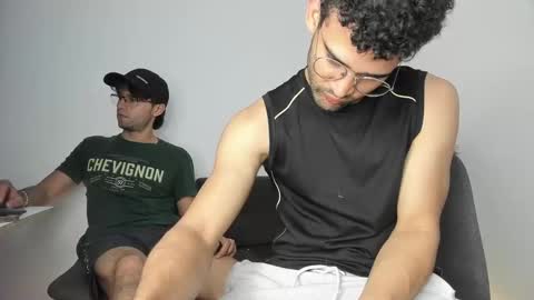 Im Chirs IM MODEL INDEPENDT online show from 11/07/25, 03:39