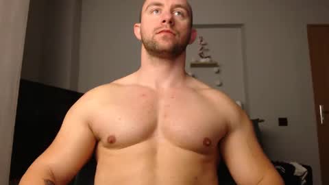 Snapshot of chrisbigbiceps chatting on 12/05/24, 05:15 chrisbigbiceps online show from 12/05/24, 05:15