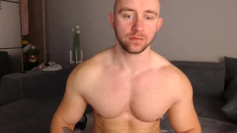 Snapshot of chrisbigbiceps chatting on 01/13/25, 06:49 chrisbigbiceps online show from 01/13/25, 06:49