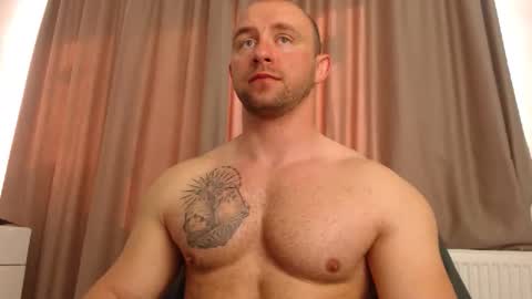 Snapshot of chrisbigbiceps chatting on 05/03/26, 06:19 chrisbigbiceps online show from 05/03/26, 06:19