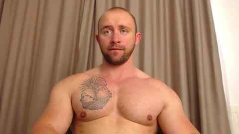 Snapshot of chrisbigbiceps chatting on 05/27/26, 03:31 chrisbigbiceps online show from 05/27/26, 03:31